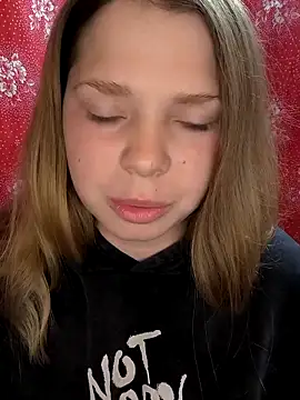 Zuli Kiska online show from April 7, 7:25 pm