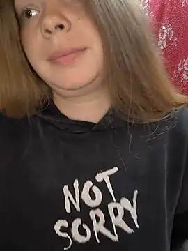 Snapshot of Zuli_Kiska chatting on June 7, 10:19 am Zuli Kiska online show from June 7, 10:19 am