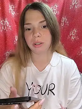 Snapshot of Zuli_Kiska chatting on June 14, 4:31 pm Zuli Kiska online show from June 14, 4:31 pm