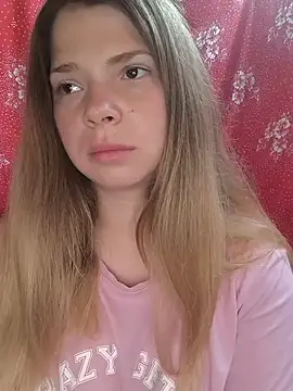 Snapshot of Zuli_Kiska chatting on July 8, 5:34 am Zuli Kiska online show from July 8, 5:34 am