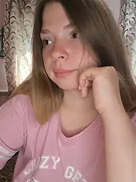 Snapshot of Zuli_Kiska chatting on July 20, 6:28 am Zuli Kiska online show from July 20, 6:28 am