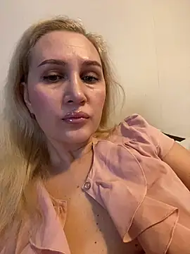 YourBlondee online show from January 16, 2:59 am