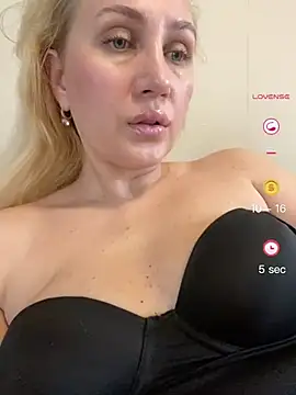 YourBlondee online show from May 29, 3:37 am
