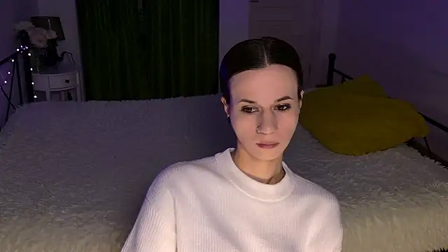 ItsAlisia online show from December 4, 1:53 pm