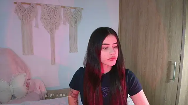iriswest  online show from May 29, 3:59 am