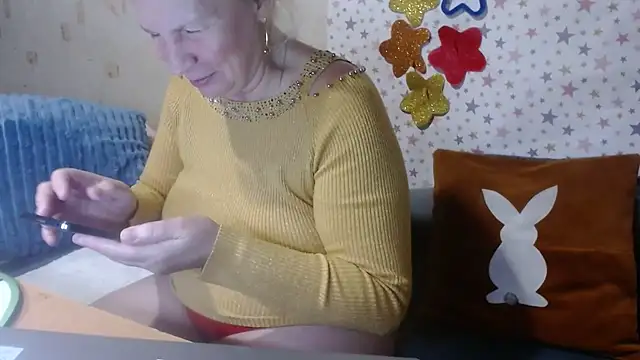 QueenLana online show from December 3, 4:38 pm