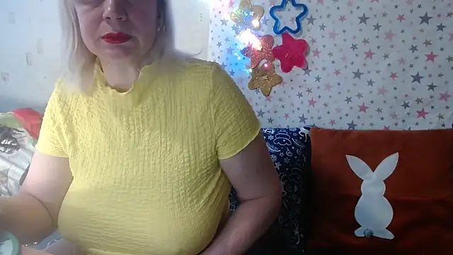 QueenLana online show from February 26, 5:50 am