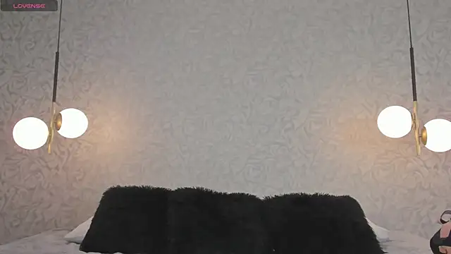 danaythamara1 online show from December 3, 9:57 pm