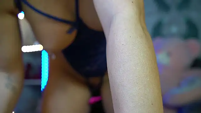 Snapshot of anneswhite chatting on March 31, 4:02 am anneswhite online show from March 31, 4:02 am