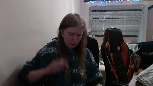 PeterAndJen online show from December 22, 7:44 pm