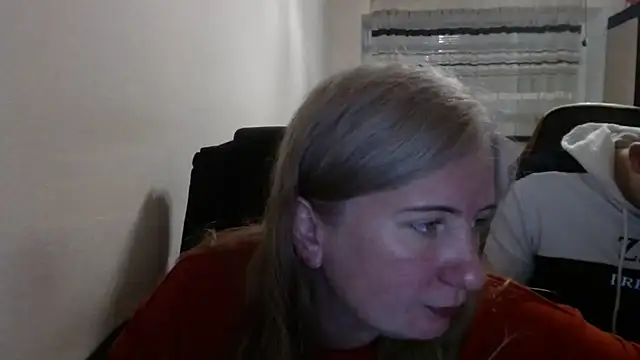 PeterAndJen online show from April 11, 7:51 pm