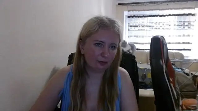 Snapshot of PeterAndJen chatting on June 26, 5:39 pm PeterAndJen online show from June 26, 5:39 pm