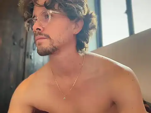 mcklister kinky feets online show from April 8, 1:00 pm