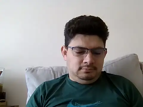 Snapshot of Javibell93 chatting on February 18, 4:25 pm Javibell93 online show from February 18, 4:25 pm