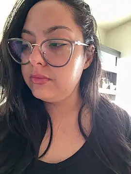 MileyGia online show from February 3, 6:13 pm