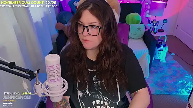 Snapshot of JennKenobi chatting on November 19, 3:23 pm JennKenobi online show from November 19, 3:23 pm