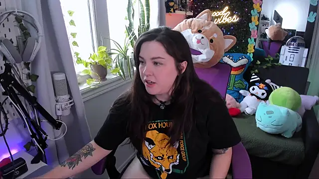 JennKenobi online show from April 20, 2:20 pm