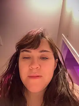 JennKenobi online show from June 3, 12:52 pm