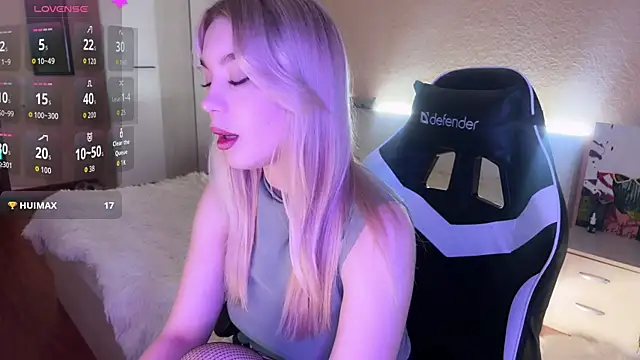 Snapshot of ariashaa chatting on October 31, 3:13 pm ariashaa online show from October 31, 3:13 pm