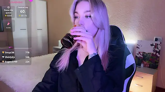 Snapshot of ariashaa chatting on November 1, 3:03 pm ariashaa online show from November 1, 3:03 pm