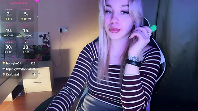 Snapshot of ariashaa chatting on November 8, 2:28 pm ariashaa online show from November 8, 2:28 pm