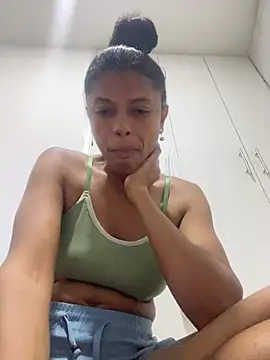 Snapshot of angelica_af chatting on December 18, 2:53 am angelica af online show from December 18, 2:53 am