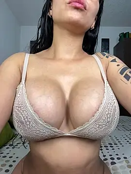 Snapshot of Angela_isabella chatting on April 24, 10:12 pm Angela isabella online show from April 24, 10:12 pm