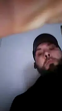 Snapshot of Dnbigo89 chatting on January 19, 1:44 pm Dnbigo89 online show from January 19, 1:44 pm