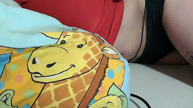 Snapshot of Sexyhexe511 chatting on February 2, 2:27 am Sexyhexe511 online show from February 2, 2:27 am