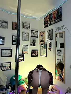 AhriSteele online show from November 27, 3:41 am