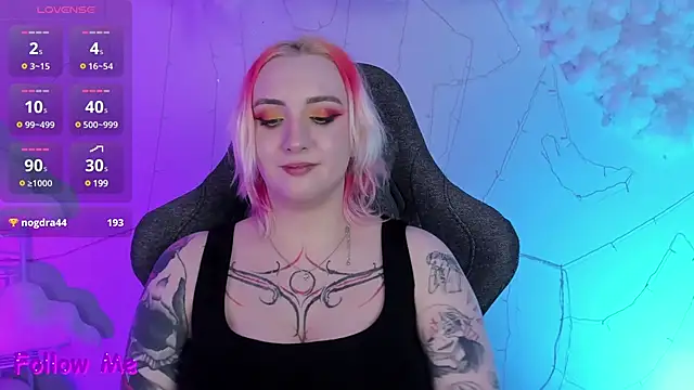 AsheLucker online show from February 6, 8:45 pm