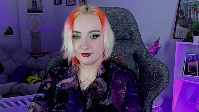 AsheLucker online show from February 8, 11:45 pm