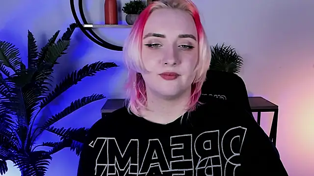 AsheLucker online show from February 9, 8:45 pm