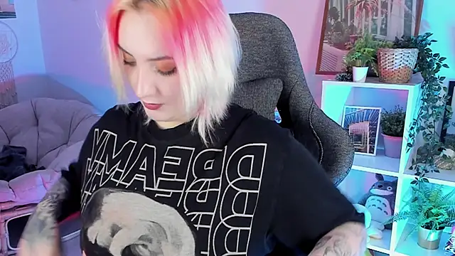 AsheLucker online show from March 3, 2:15 am