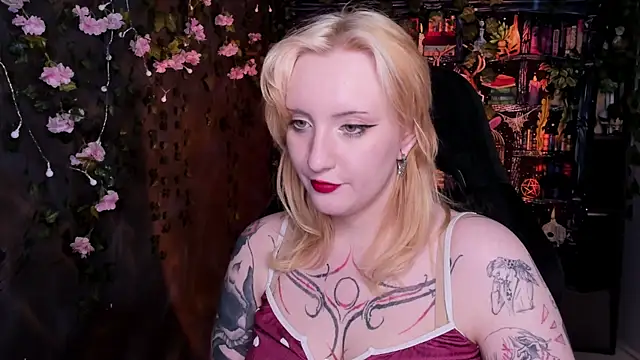 Snapshot of AsheLucker chatting on June 3, 2:44 pm AsheLucker online show from June 3, 2:44 pm