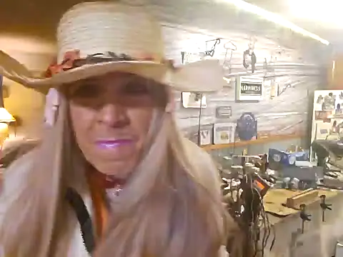 Snapshot of CROSSCOUNTRY1 chatting on January 13, 9:30 am CROSSCOUNTRY1 online show from January 13, 9:30 am