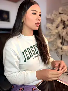 Ambar pe  online show from October 26, 6:58 pm