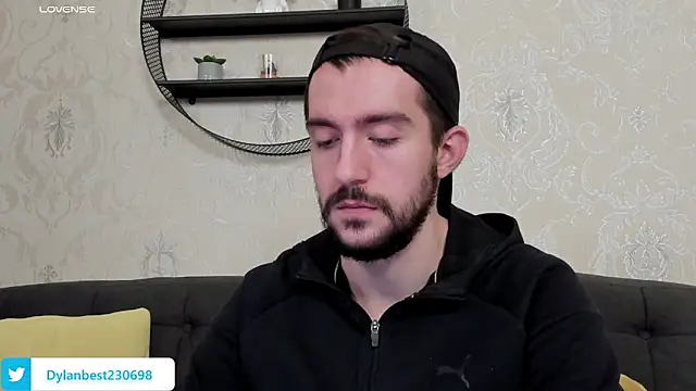 Snapshot of Dylan_Best chatting on February 4, 11:09 pm Dylan Best online show from February 4, 11:09 pm