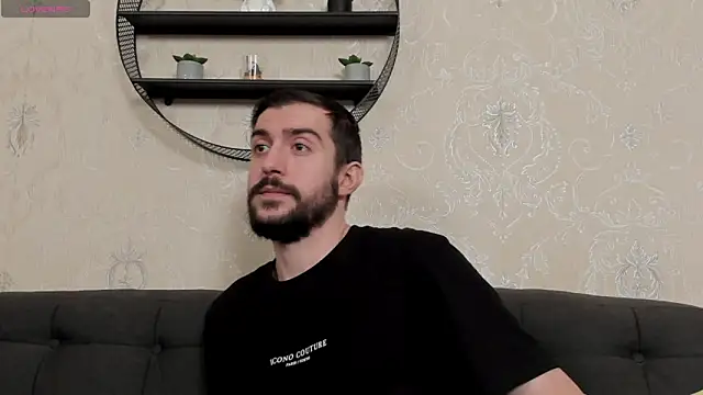 Snapshot of Dylan_Best chatting on February 10, 11:42 pm Dylan Best online show from February 10, 11:42 pm