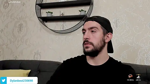 Snapshot of Dylan_Best chatting on February 11, 10:48 pm Dylan Best online show from February 11, 10:48 pm