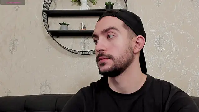 Snapshot of Dylan_Best chatting on February 24, 12:08 am Dylan Best online show from February 24, 12:08 am