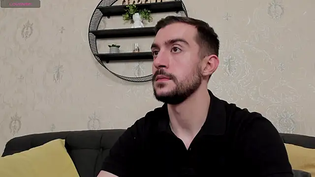 Snapshot of Dylan_Best chatting on February 28, 1:17 am Dylan Best online show from February 28, 1:17 am