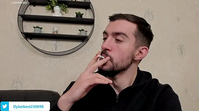 Snapshot of Dylan_Best chatting on March 1, 10:56 pm Dylan Best online show from March 1, 10:56 pm