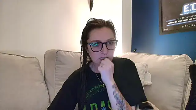 short sweetpea online show from November 4, 6:40 pm