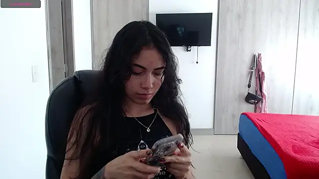 numberfav8 online show from December 23, 7:09 pm