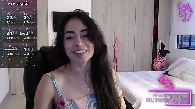 numberfav8 online show from December 28, 11:05 pm