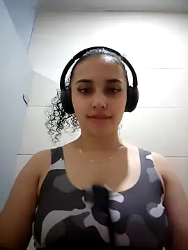 Lucy Marin online show from December 3, 11:13 pm