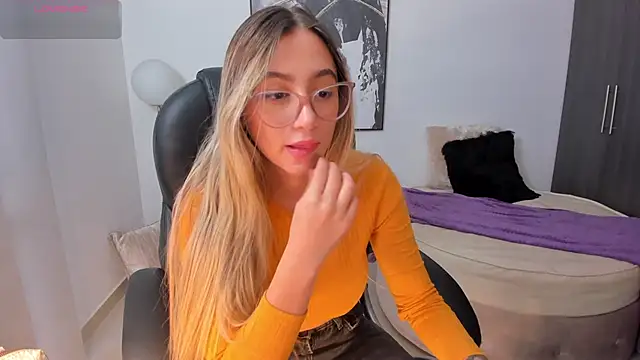 StacyConner online show from February 8, 10:19 pm