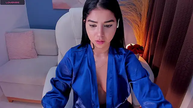 VictoriaLeia online show from December 17, 4:45 am