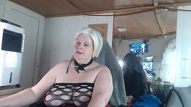 sexychazza16 online show from September 25, 7:06 pm
